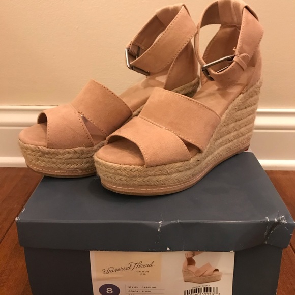 universal thread wedge sandals